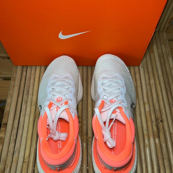 WOMENS ZOOMX INVINCIBLE RUN FK SKOE, W12 - Picture 5 of 13